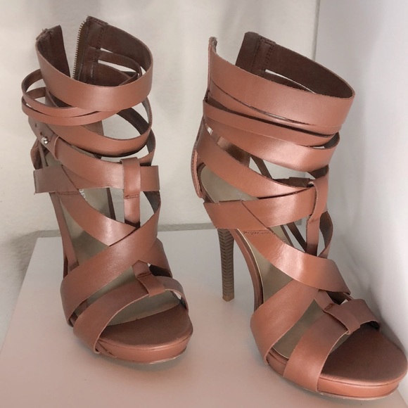 Heels - Picture 1 of 4